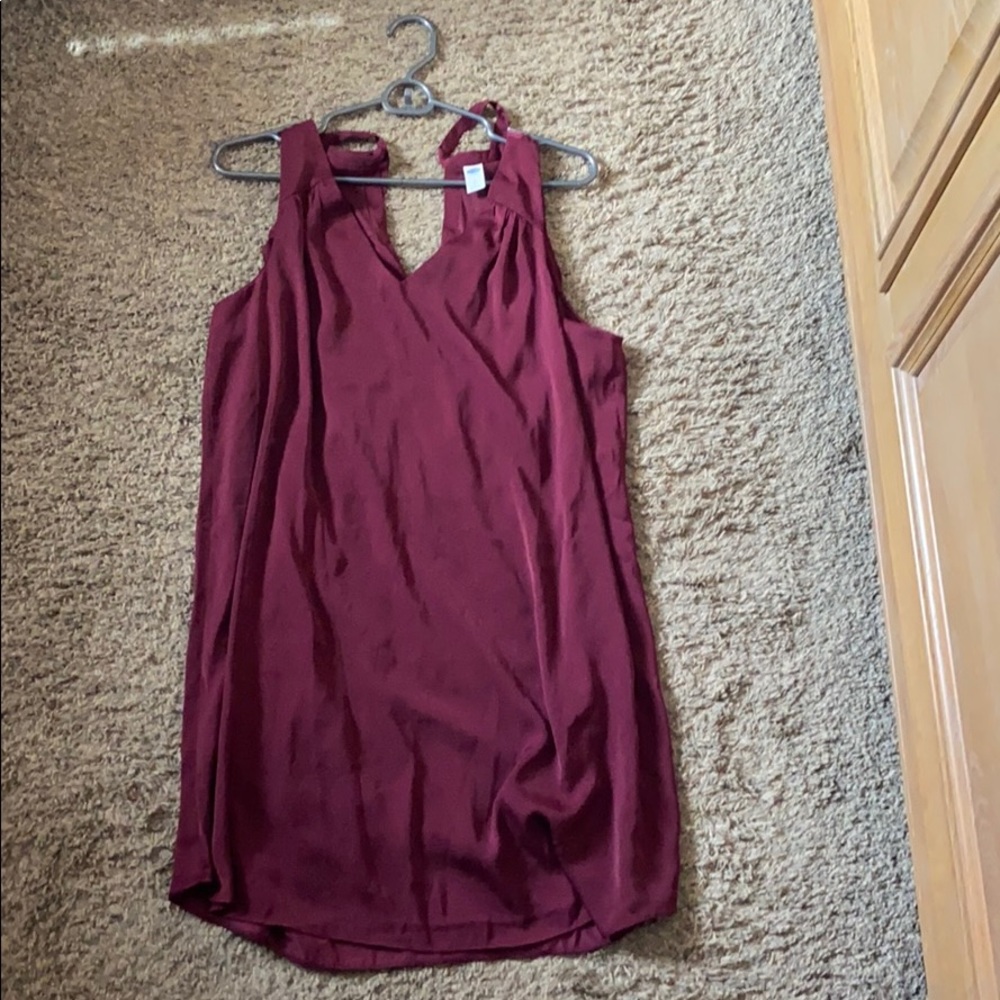 old navy maroon dress never worn